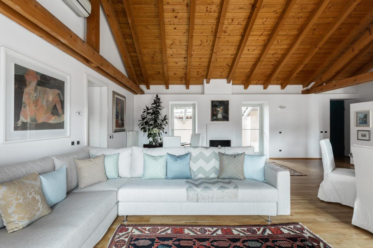 A Casa Nuccia Mansarda By Holiday Solutions Como Kültér fotó