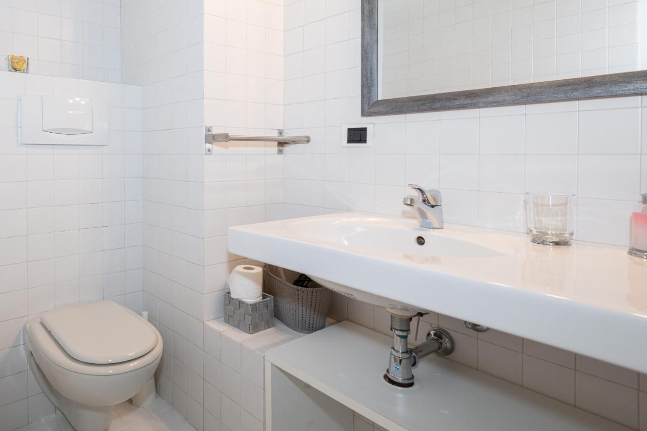 A Casa Nuccia Mansarda By Holiday Solutions Como Kültér fotó
