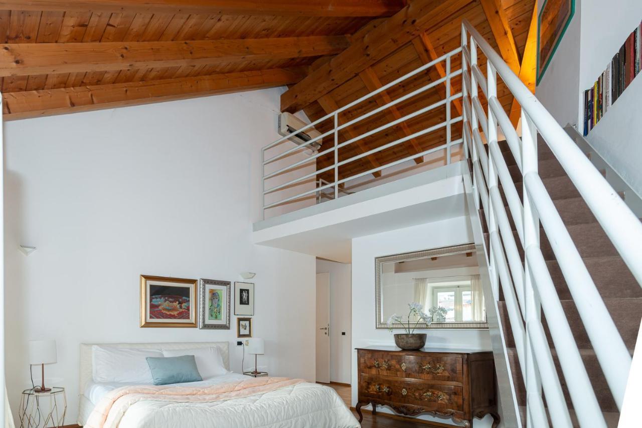 A Casa Nuccia Mansarda By Holiday Solutions Como Kültér fotó