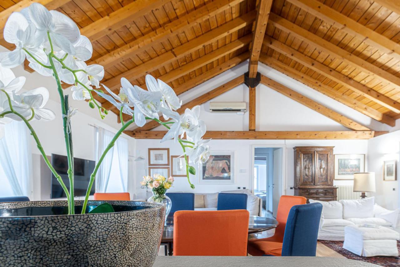 A Casa Nuccia Mansarda By Holiday Solutions Como Kültér fotó
